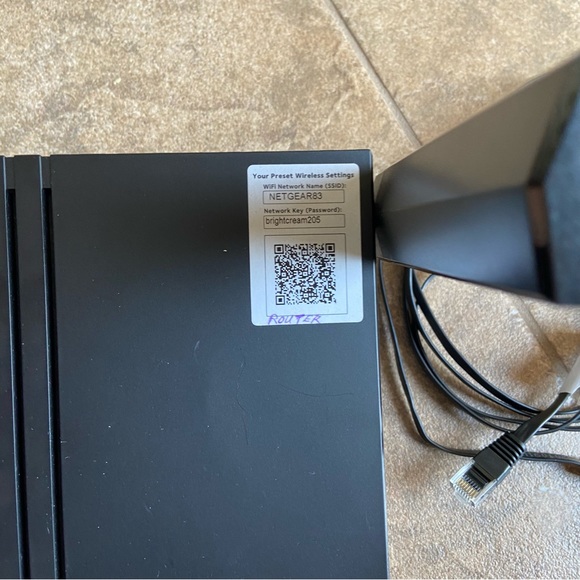 WORKING - NETGEAR 4-Stream AX1800 WiFi 6 Router (RAX20-100NAS) - Picture 9 of 16